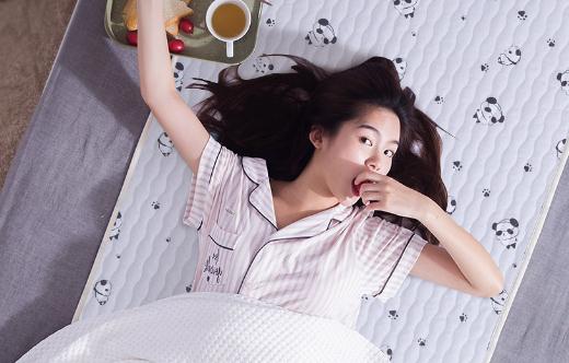 电热毯要买和床一样大吗 电热毯是棉的好还是绒的好-六美集