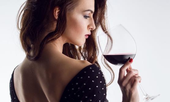 营养师教你十妙招千杯不醉 解酒的最快方法是什么-六美集