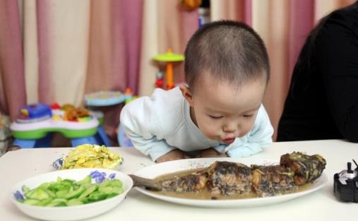 孩子吃饭慢应该怎么办-六美集