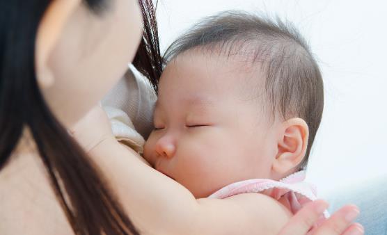 母乳质量高不高该怎么判断 母乳妈妈如何提高母乳质量-六美集