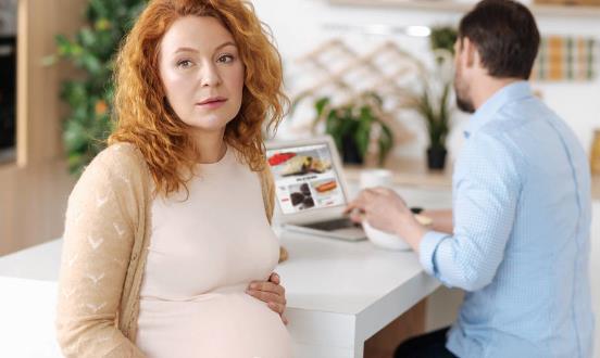 孕妇胃痛该怎么缓解 孕妈不要过于紧张多食粥类-六美集