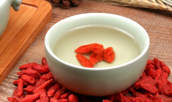 怀孕期间喝枸杞茶防止贫血 不适宜孕期饮用的茶类-六美集