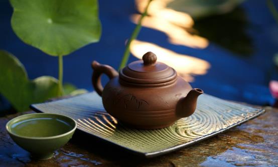 如何正确清洗紫砂壶 对于使用中的茶壶如何保养-六美集