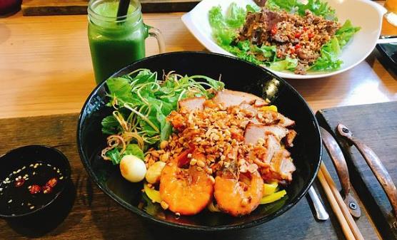 孕妇在外就餐 避开最常见的5大风险选对食物吃得健康-六美集