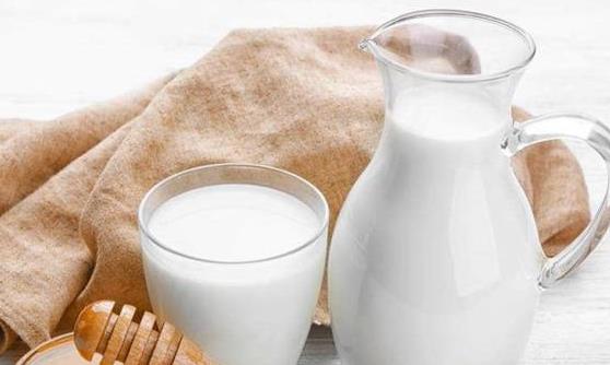喝牛奶必须要知道的10个禁忌 牛奶不要用铜器加热-六美集