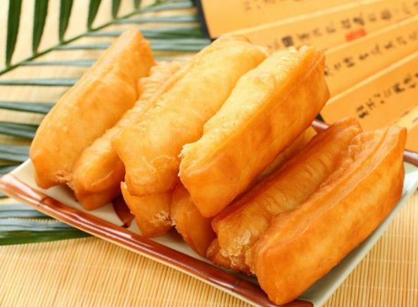 炸油条为什么要两根面合在一起炸 怎么让两根油条黏在一起-六美集