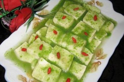 教你在家制作美味的翡翠杞玉豆腐-六美集
