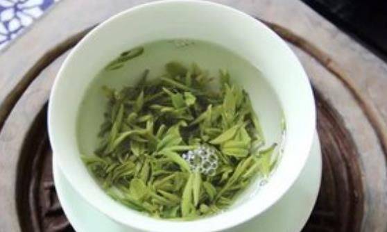 喝绿茶有益健康 四类人不适合喝绿茶-六美集