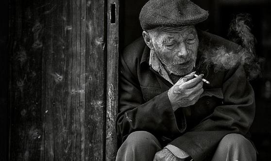 空巢老人必备的8种物品 空巢老人易出现的心理疾病-六美集