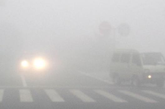 雾霾天气行车安全常识 重污染天气安全出行注意事项-六美集