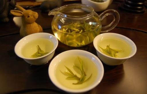 一杯浓茶百害无一利 这8种人万万喝不得浓茶-六美集