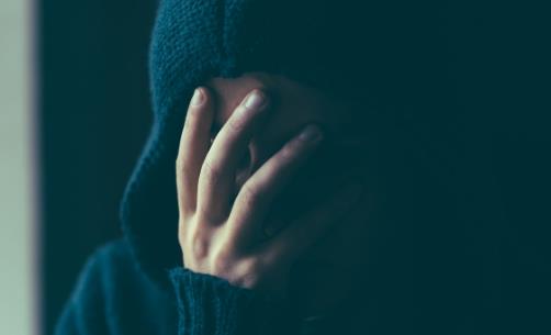 可怕的抑郁症也是有前兆的 人们对抑郁症认识的误区-六美集