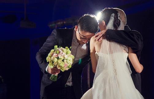 拍婚纱照需要准备什么-六美集