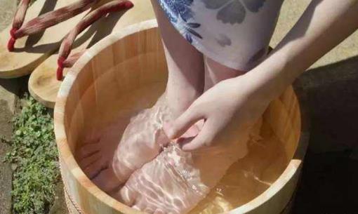 泡脚的10大好处 有助于易瘦体质的形成-六美集