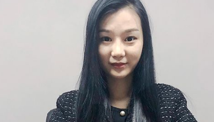 为什么理发店吹头发就不毛躁（头发毛躁洗直还是软化）